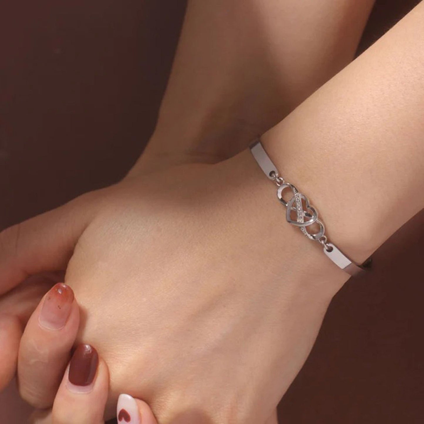 THE LOVE BETWEEN AUNT & NIECE/FRIENDS/GRANDMOTHER&GRANDDAUGHTER IS FOREVER HEART BRACELET