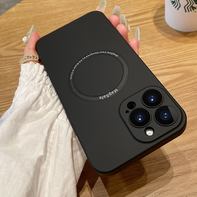 MAGNETIC CHARGING CASE